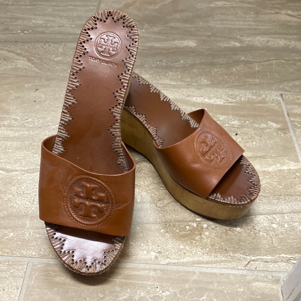 Tory Burch platform